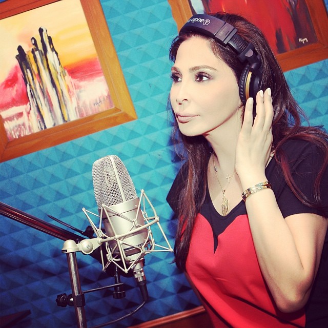 Elissa Photo in recording studio