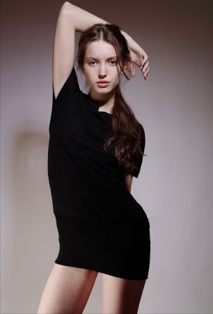 Amina Kaddur model photo