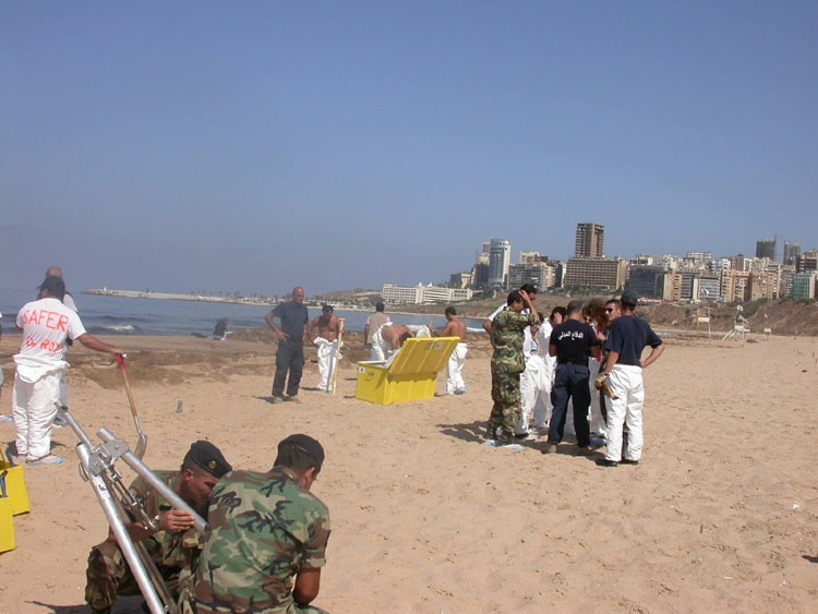 Volunteers Helping clean the Beaches