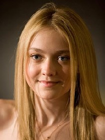 Photograph of Dakota Fanning Person United States