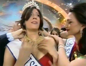Photograph of Nadine Njaym crowned as Miss Lebanon 2007 NULL Lebanon
